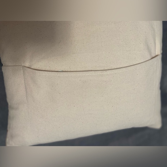 Judy Ross Textiles~New York~Bold~Embroidered Chain Stitch Pillow~Size 18” X 18” - Picture 8 of 9